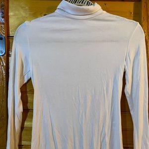 La Miel White Turtleneck Lauriebelles